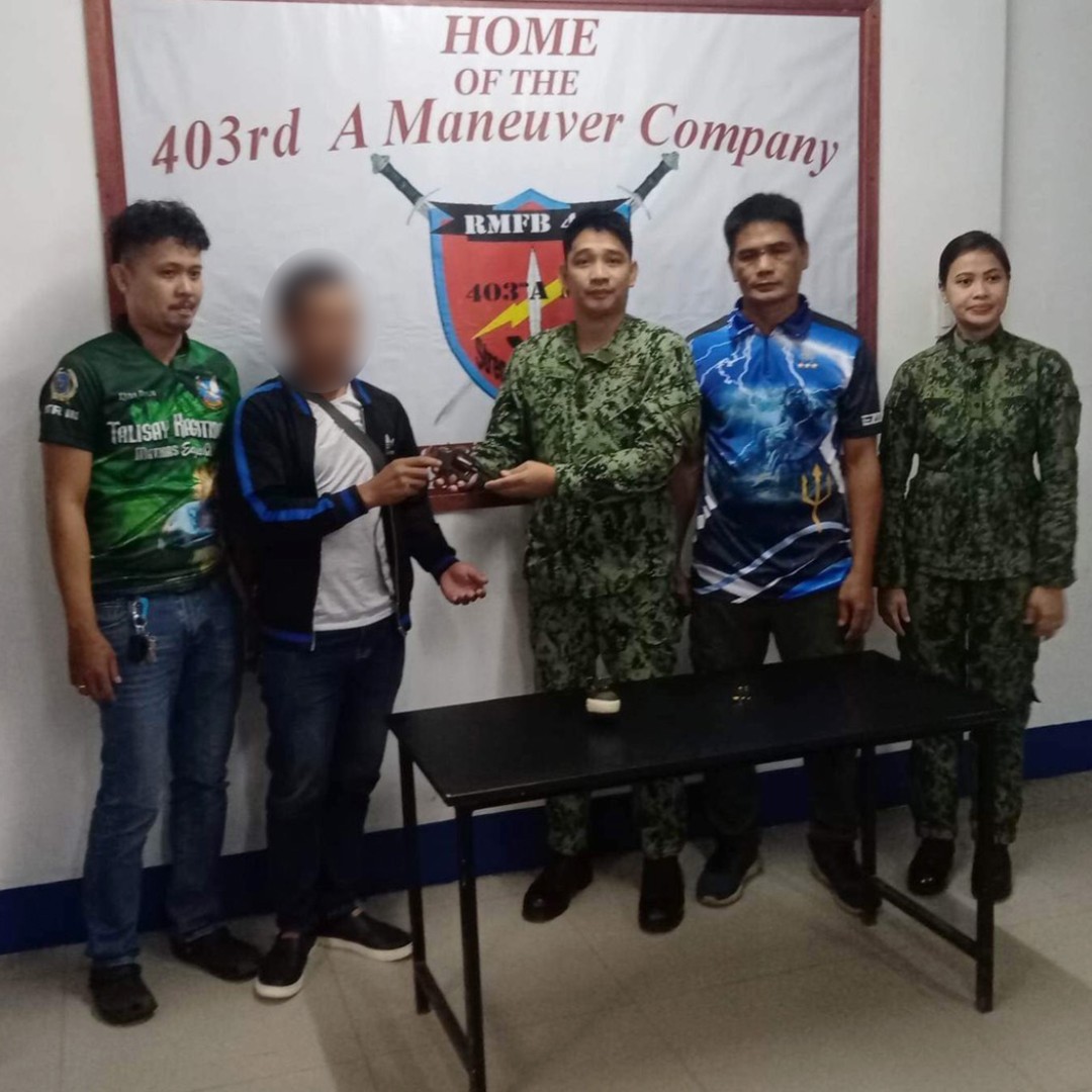 WILLINGNESS TO SURRENDER : 4 NPAs surrender to government forces in Batangas