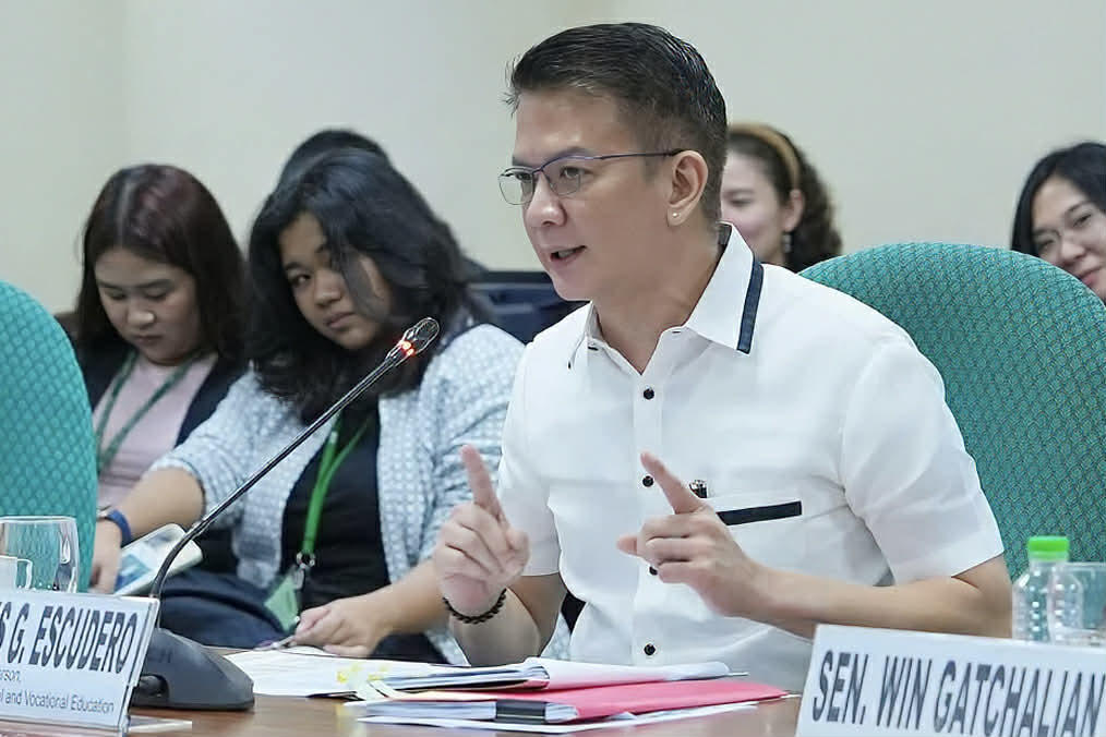 CHIZ: Staggared work-hour to cusion impact of  oil crisis, cut P3.5-B daily losses due to traffic